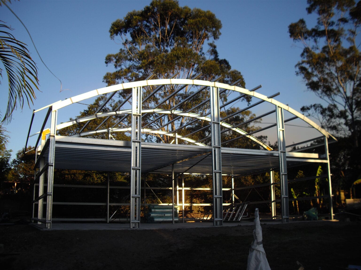 Curved roof frame.2